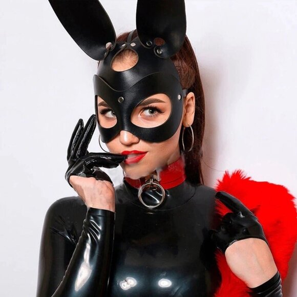 🖤 Smiffys Black Fever Faux Leather Rabbit Mask - Picture 3 of 9